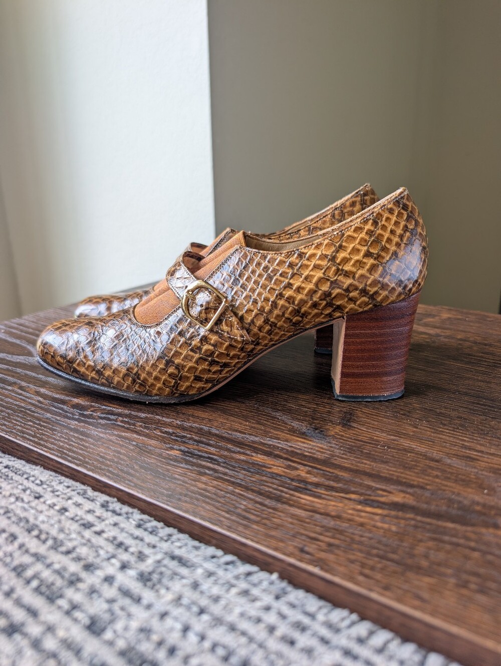 Vtg Amano California Brown Leather Reptile Print Block Heel Dress Shoes
